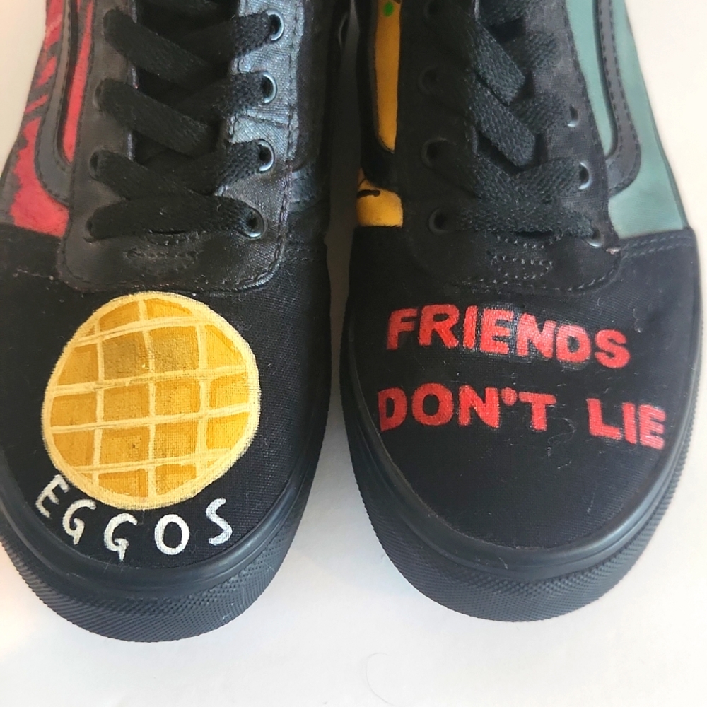 Stranger Things Custom Van's - Picture 5 of 10